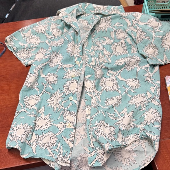 Goodfellow button down S // 080829 - Picture 1 of 2